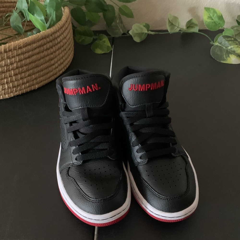 Jordan sneakers - Picture 4 of 8